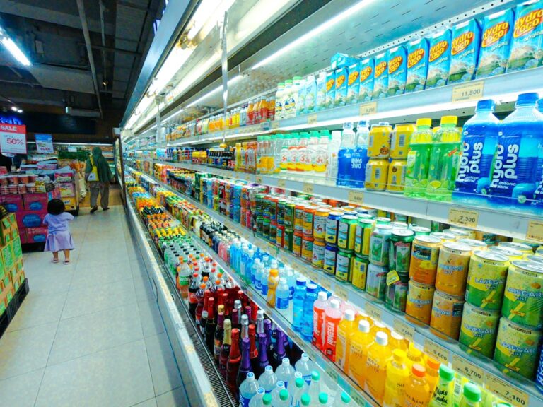 Regulacje prawne w handlu - co musisz wiedzieć jako konsument?