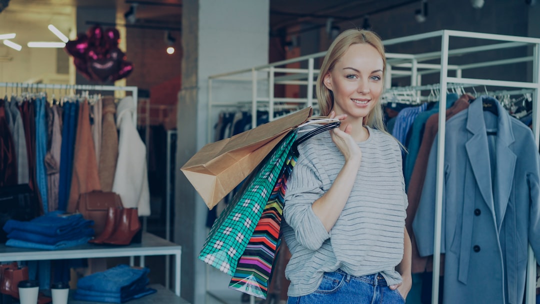 Budowanie relacji z klientami poprzez programy lojalnościowe.
